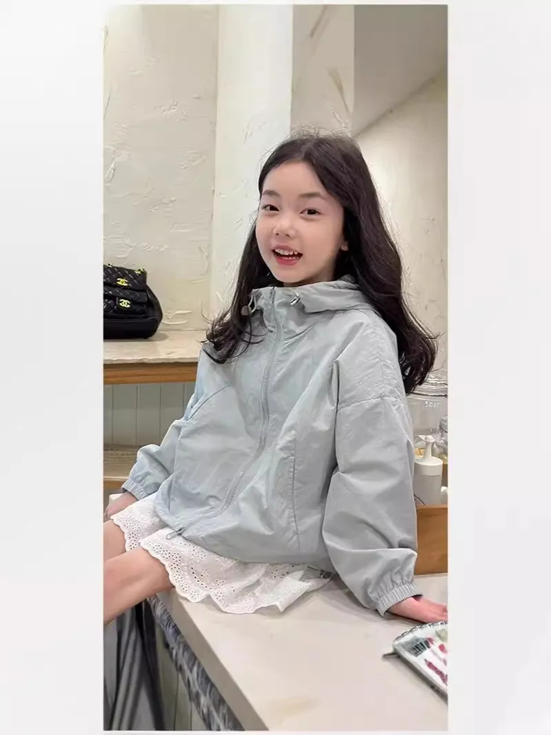 女童韩版薄款风衣外套2026春装新款百搭休闲连帽防晒冲锋衣潮洋气 图片 2