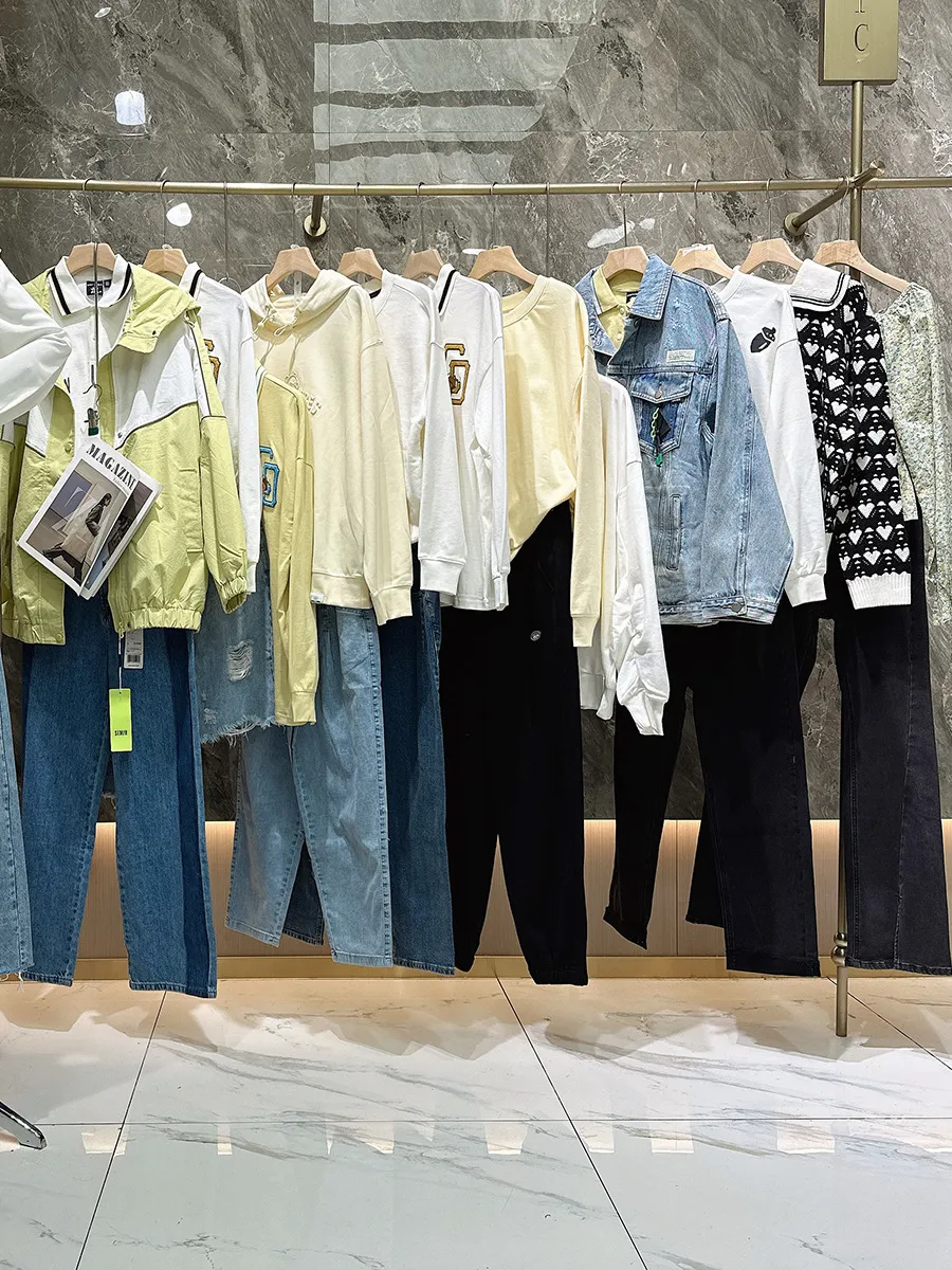 品牌尾货四季青女装档口高品质大牌撤柜尾款货服装女装尾款货工厂 图片 3