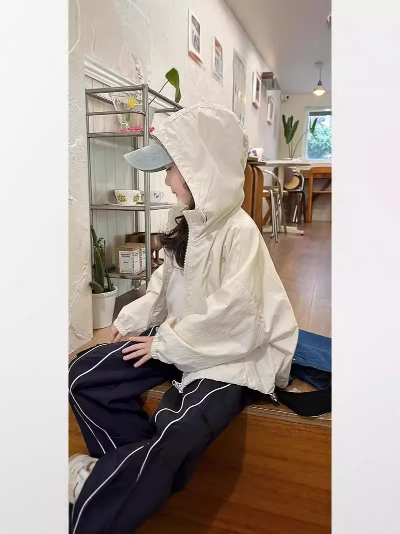 女童韩版薄款风衣外套2026春装新款百搭休闲连帽防晒冲锋衣潮洋气 图片 4